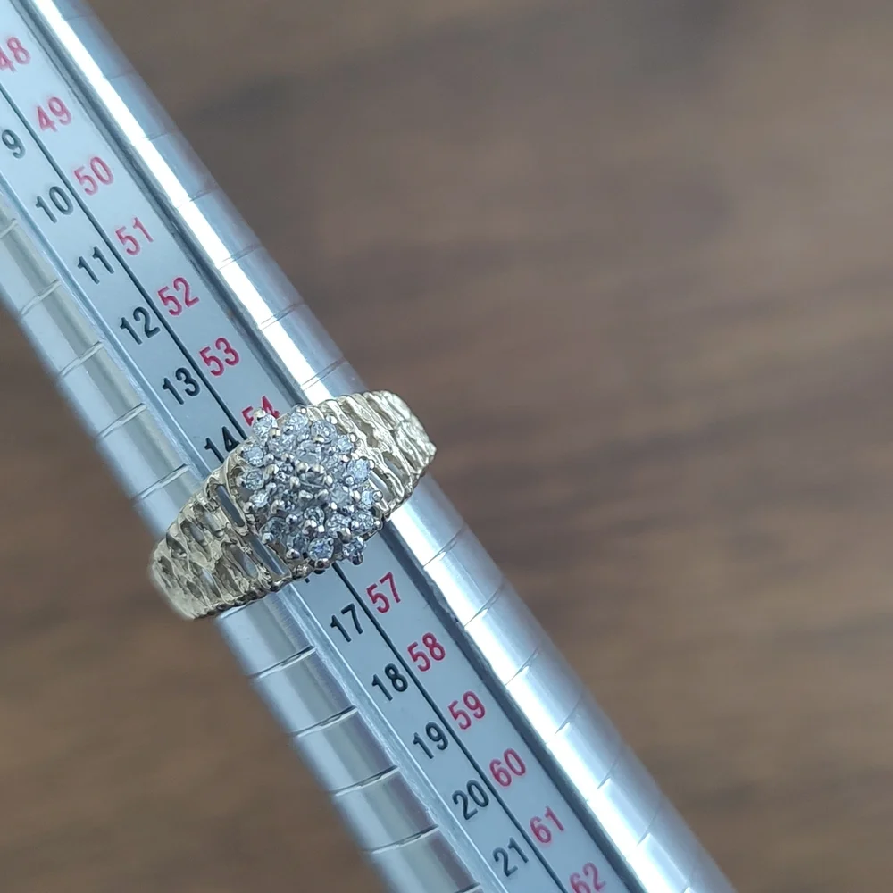I0k Solid  Yellow Gold diamond ring - Picture 6 of 9